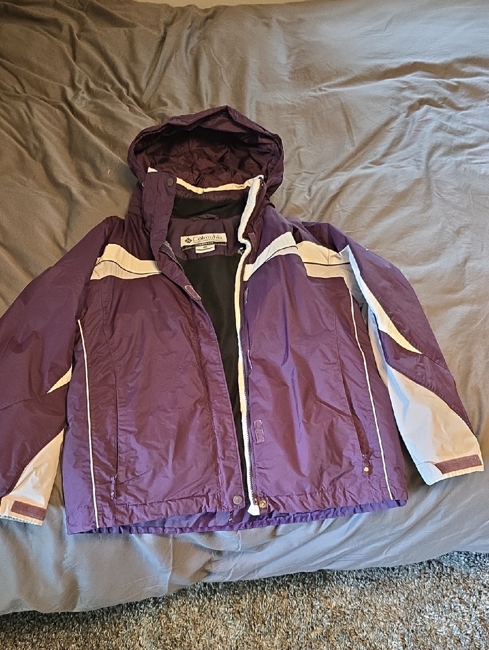 Columbia Purple and White Ski Jacket